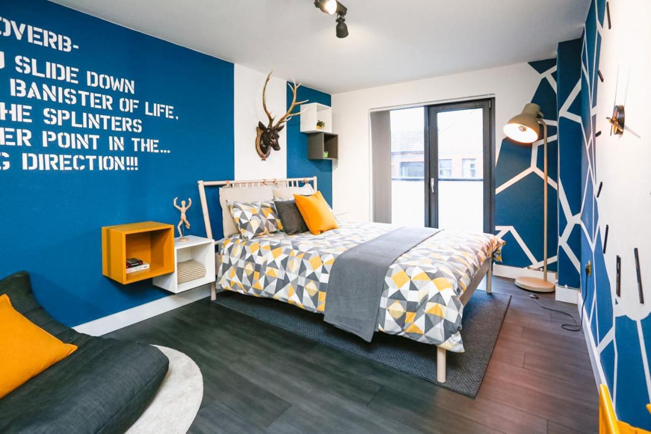 Funky City Apartment - Secure Parking - Wifi - Sleeps 6 - No Parties เบลฟาสต์ ภายนอก รูปภาพ