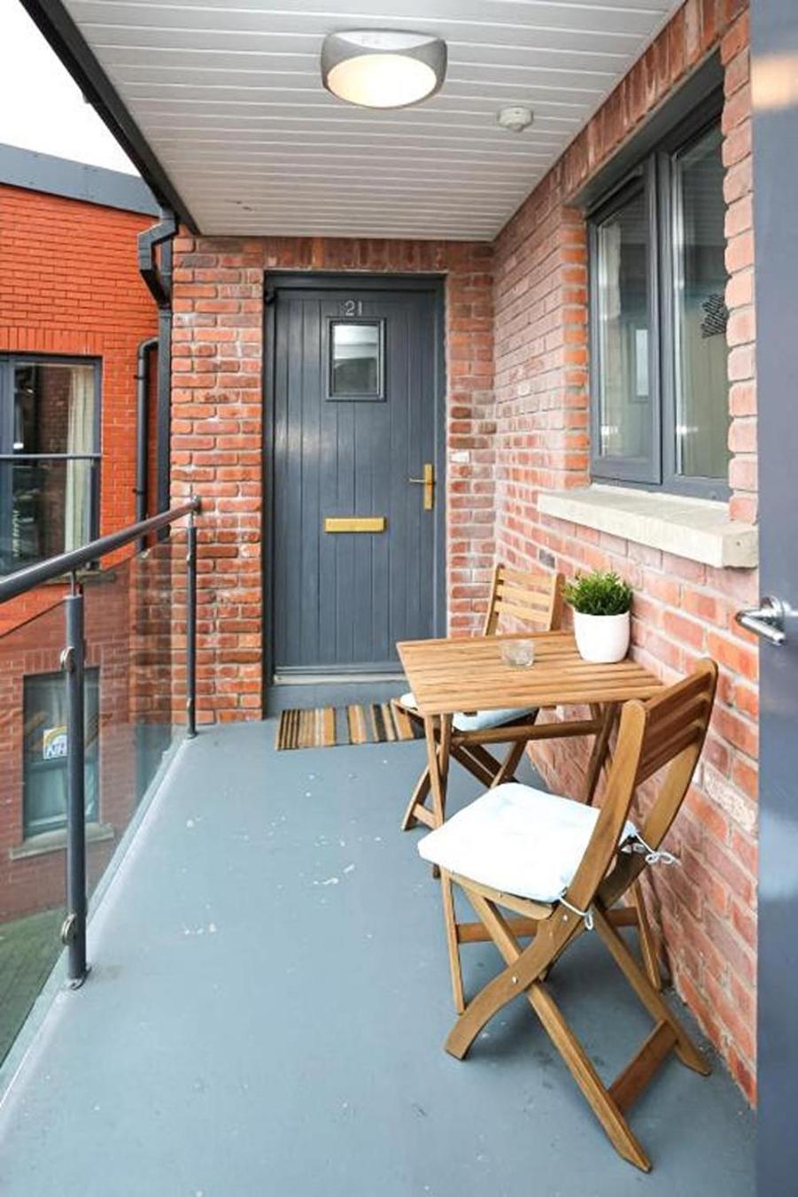 Funky City Apartment - Secure Parking - Wifi - Sleeps 6 - No Parties เบลฟาสต์ ภายนอก รูปภาพ